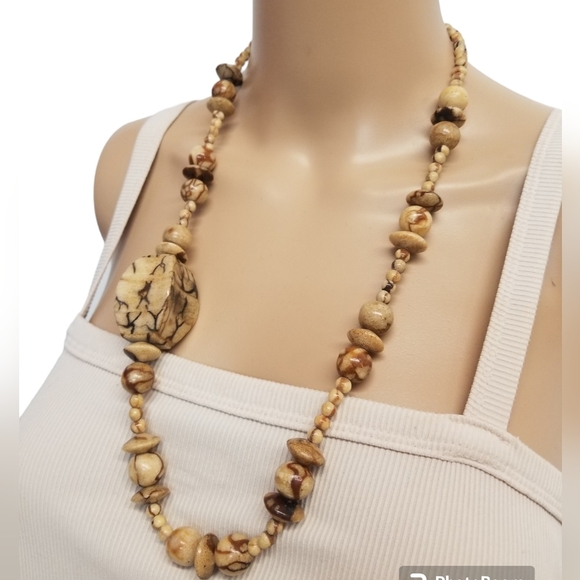 KARLA JORDAN DESIGNER RETIRED TIGER SPONGE CORAL BEADED NECKLACE - Picture 2 of 6